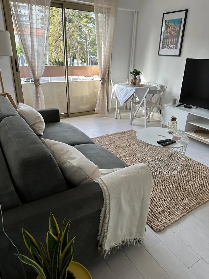 ואלאוריס Spacieux Studio A Golfe Juan 2 Minutes Des Plages 0*,